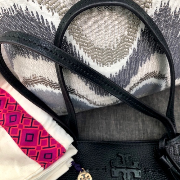 HOST PICK!🔥Tory Burch Tassel Leather Tote Handbag - Picture 12 of 13